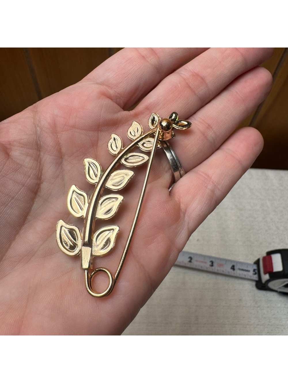 Vintage Green Enamel Leaf Brooch Gold Tone Safety Pin Branch 3" - Picture 4 of 5